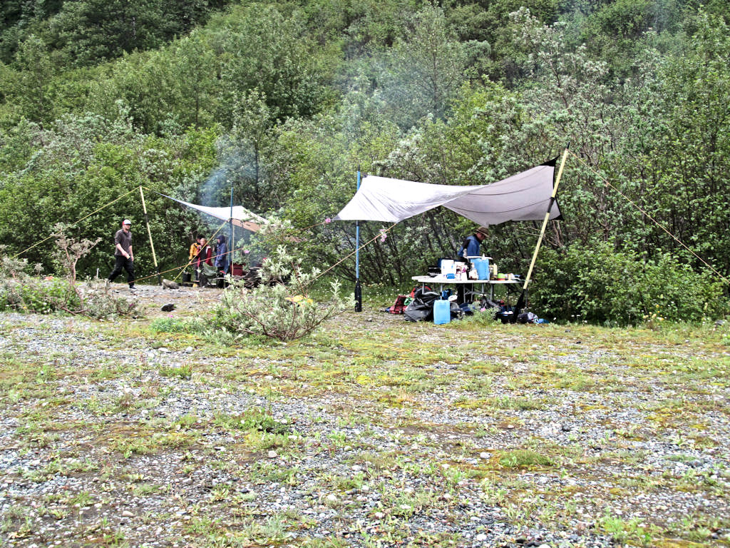 Le camp du lac Alsek.