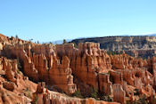 Les roches de Bryce Canyon sont plus jeunes que celles du parc national de Zion et celles du Grand Canyon.