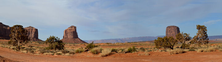 La région de Monument Valley appartient au plateau du Colorado.