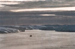 Bateau de pêche à la sortie de l'Ice Fjord